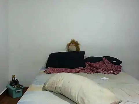 MeganAndMaxxh online show from November 12, 2025, 11:52 pm