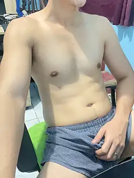 Snapshot of ieat_monsters chatting on November 5, 2025, 5:21 am ieat monsters online show from November 5, 2025, 5:21 am