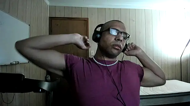 NaturalBeautyQueen online show from October 3, 2025, 12:28 pm