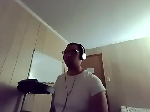 NaturalBeautyQueen online show from September 26, 2025, 11:06 am