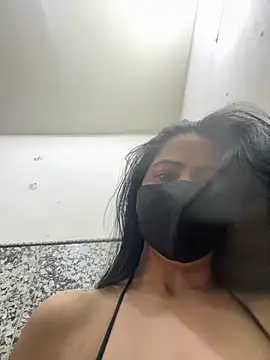 SashaPatel online show from April 12, 2026, 2:04 am