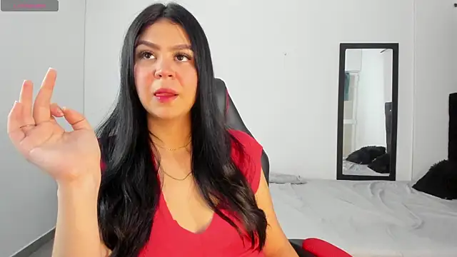 NicoleFletcher online show from November 9, 2025, 11:58 am