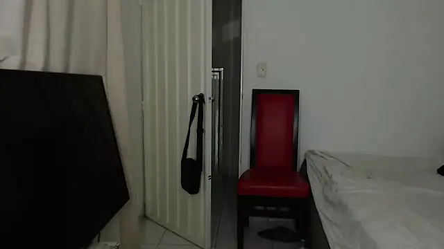 Alex mojica online show from September 18, 2025, 6:27 am