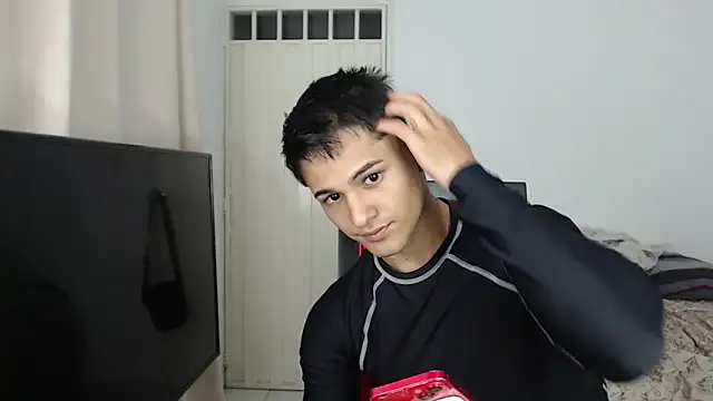 Alex mojica online show from October 17, 2025, 6:06 am