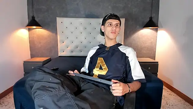  realwav online show from December 18, 2025, 6:29 am