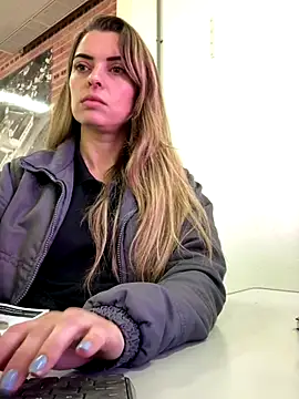 SweetGraciosa online show from October 15, 2025, 12:02 pm