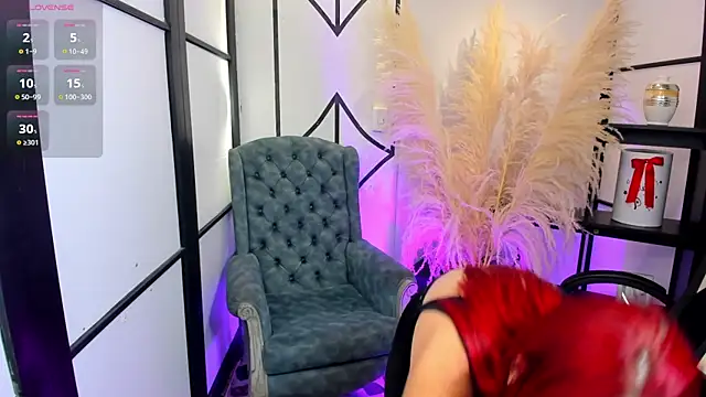 NahomiRichards  online show from February 25, 2026, 4:23 am