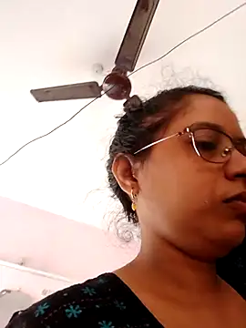 Snapshot of thanusi_2 chatting on November 21, 2025, 6:01 am thanusi 2 online show from November 21, 2025, 6:01 am