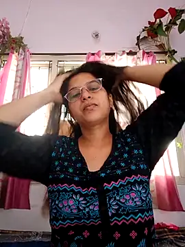 Snapshot of thanusi_2 chatting on November 6, 2025, 5:22 am thanusi 2 online show from November 6, 2025, 5:22 am