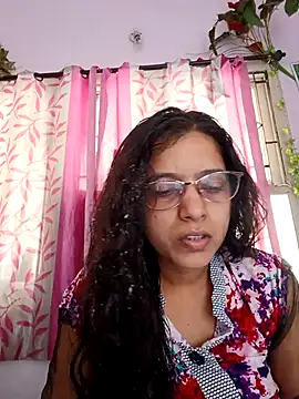 Snapshot of thanusi_2 chatting on September 28, 2025, 8:43 am thanusi 2 online show from September 28, 2025, 8:43 am