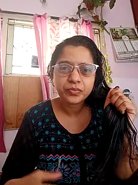 Snapshot of thanusi_2 chatting on October 13, 2025, 6:48 am thanusi 2 online show from October 13, 2025, 6:48 am