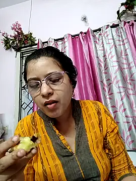 Snapshot of thanusi_2 chatting on September 20, 2025, 12:43 pm thanusi 2 online show from September 20, 2025, 12:43 pm