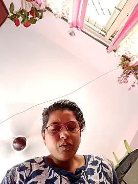 Snapshot of thanusi_2 chatting on October 4, 2025, 6:59 am thanusi 2 online show from October 4, 2025, 6:59 am