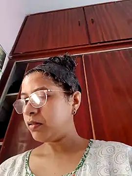 Snapshot of thanusi_2 chatting on October 24, 2025, 4:22 am thanusi 2 online show from October 24, 2025, 4:22 am