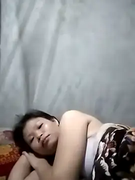 LinhNa999 online show from November 11, 2025, 2:17 am