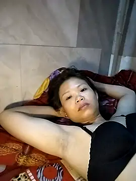 LinhNa999 online show from October 12, 2025, 6:26 am