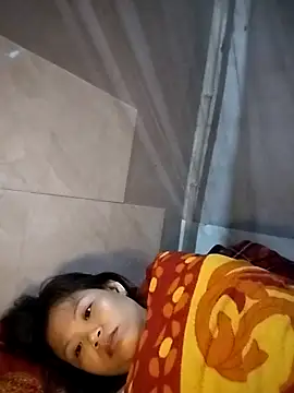 LinhNa999 online show from November 23, 2025, 1:04 am