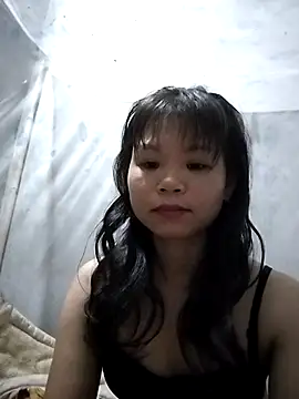 LinhNa999 online show from October 13, 2025, 12:23 am