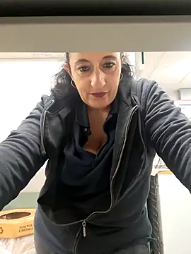 monella821 online show from November 25, 2025, 4:29 pm