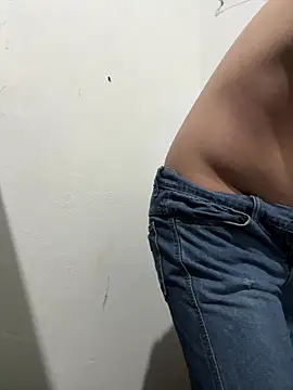 Snapshot of boy_paradise chatting on March 12, 2026, 12:49 am boy paradise online show from March 12, 2026, 12:49 am