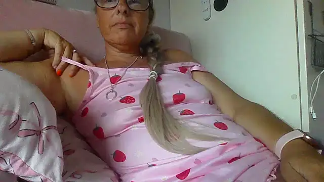 Snapshot of Anastasia-BlondeXX chatting on July 18, 2026, 5:43 pm Anastasia-BlondeXX online show from July 18, 2026, 5:43 pm