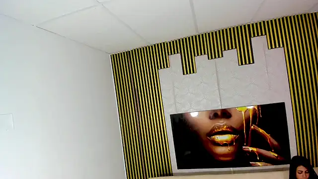 golden girl house online show from November 6, 2025, 8:02 pm