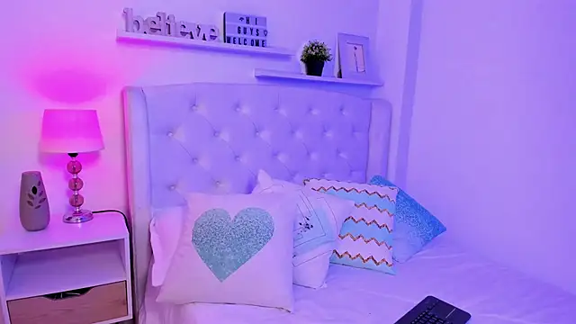 Snapshot of AmeliaRossi_ chatting on November 27, 2025, 4:46 am AmeliaRossi online show from November 27, 2025, 4:46 am