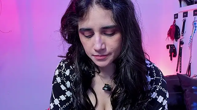 Snapshot of elowen_halley1 chatting on February 17, 2026, 8:28 pm elowen halley1 online show from February 17, 2026, 8:28 pm