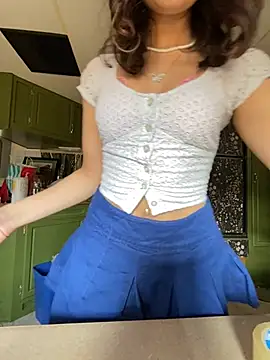 AuraLush online show from April 19, 2026, 12:44 am