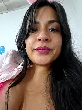 astridcollinsvip online show from April 2, 2026, 7:04 am