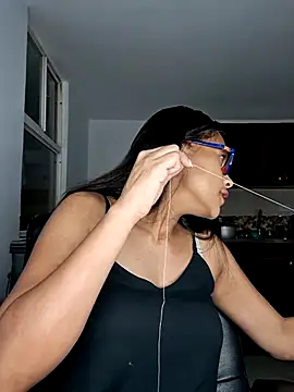 sarah garcia  online show from May 29, 2026, 12:05 am