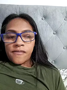 sarah garcia  online show from May 30, 2026, 11:10 pm