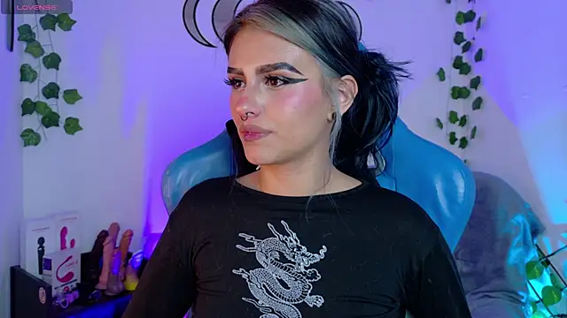 Snapshot of blue_kitten chatting on September 18, 2025, 6:05 am blue kitten online show from September 18, 2025, 6:05 am