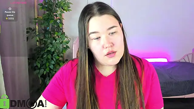 Tara Torres online show from December 3, 2025, 9:09 am