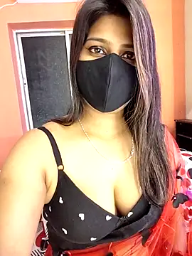 hoty sonali online show from April 18, 2026, 2:52 pm