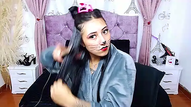 Wendy-13 online show from October 14, 2025, 11:44 am