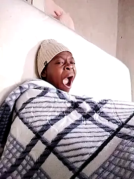 sexyhotchic93 online show from October 17, 2025, 5:22 am