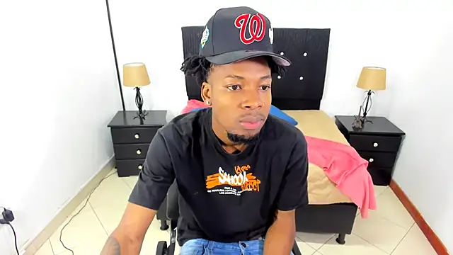 maikol monstercock online show from September 30, 2025, 3:56 am