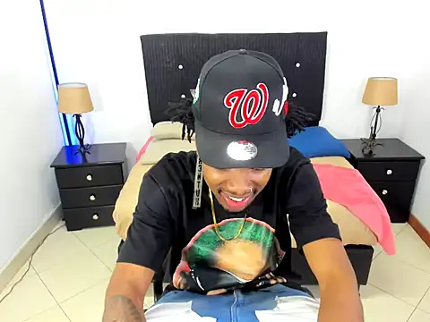 maikol monstercock online show from October 3, 2025, 4:14 am