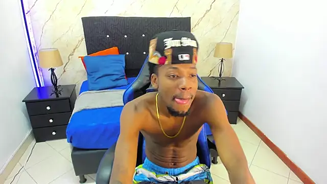 maikol monstercock online show from November 26, 2025, 8:42 pm