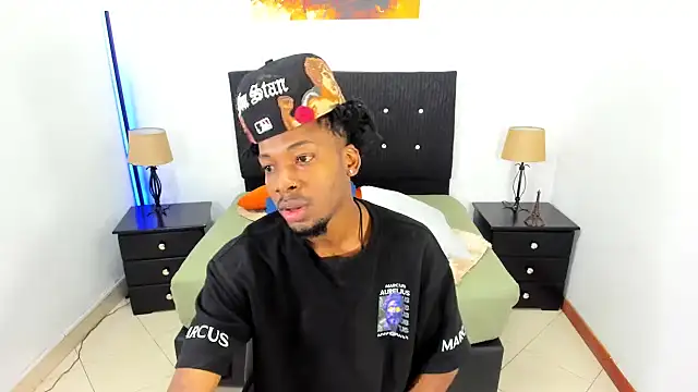 maikol monstercock online show from October 7, 2025, 4:24 am