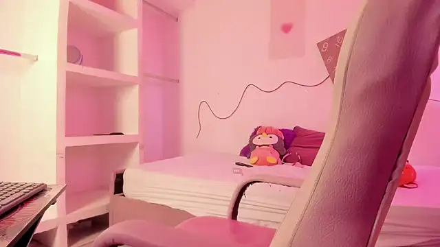 Valy hot online show from October 17, 2025, 4:31 pm