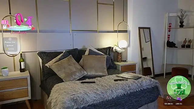 Lina Montclair online show from March 18, 2026, 5:03 pm