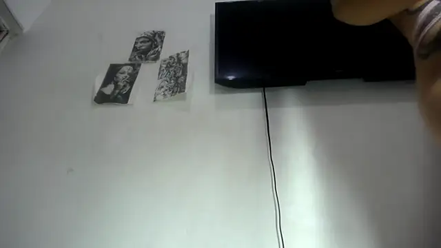 Snapshot of Foxy_Lovex chatting on February 25, 2026, 12:33 am Foxy Lovex online show from February 25, 2026, 12:33 am