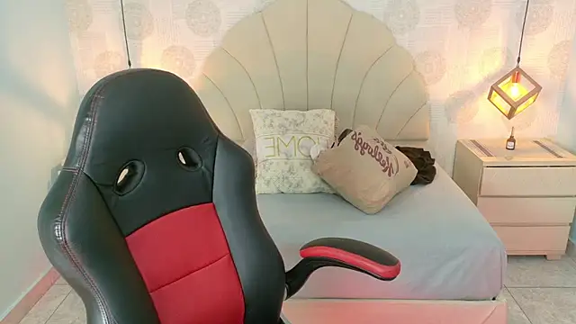 AIXATRISTA1 online show from October 28, 2025, 7:57 pm