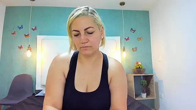 Heidy milf online show from September 23, 2025, 8:27 pm