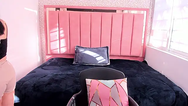 Barbara fox   online show from November 27, 2025, 12:05 pm