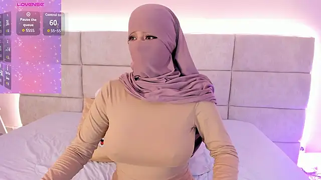  Nadiaa online show from December 3, 2025, 7:13 pm