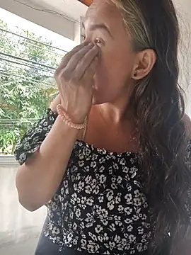 marly charm  online show from October 17, 2025, 4:42 pm