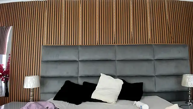 Sophie Calloway online show from April 14, 2026, 2:55 pm